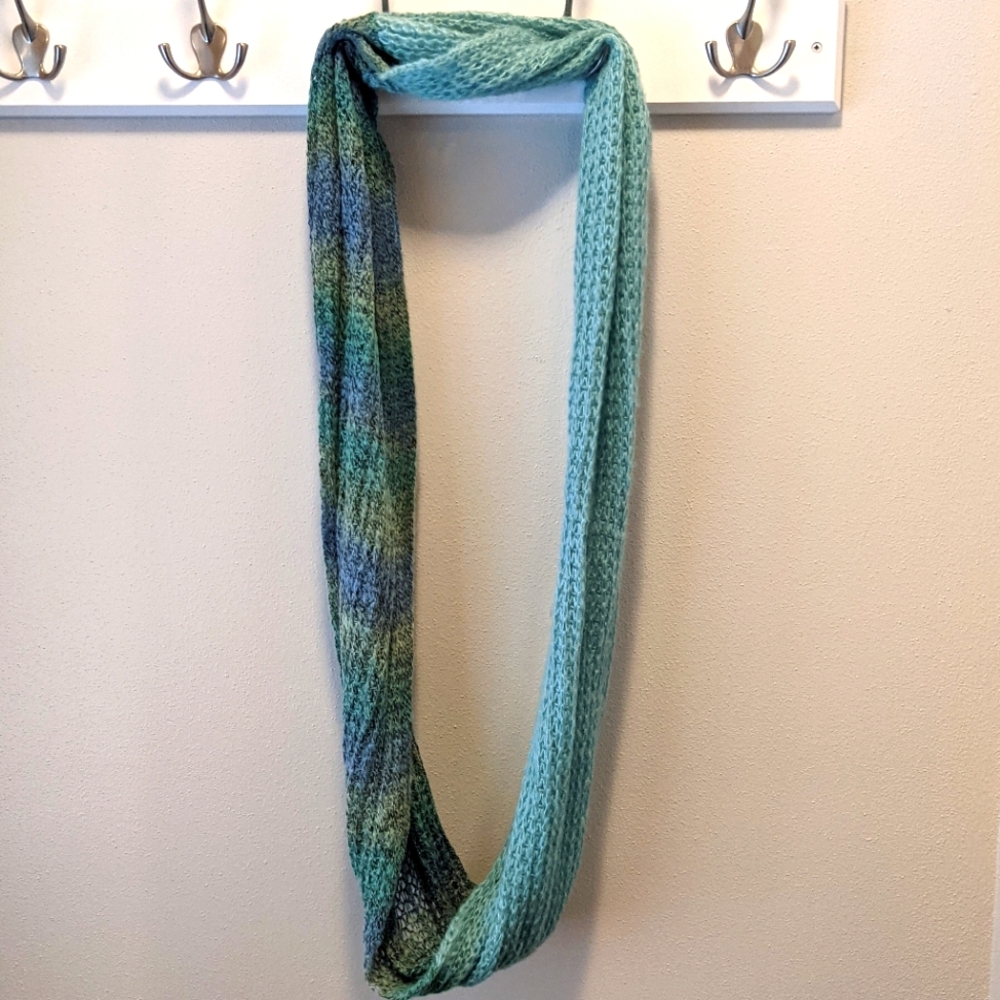 Knit infinity scarf